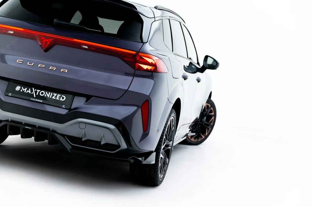 Splitter trasero V.3 Cupra Terramar Mk1 (versión con bola de remolque) (con barras verticales)