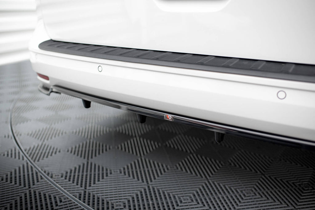 Splitter trasero Volkswagen Caddy Maxi Mk5 (con barras verticales)