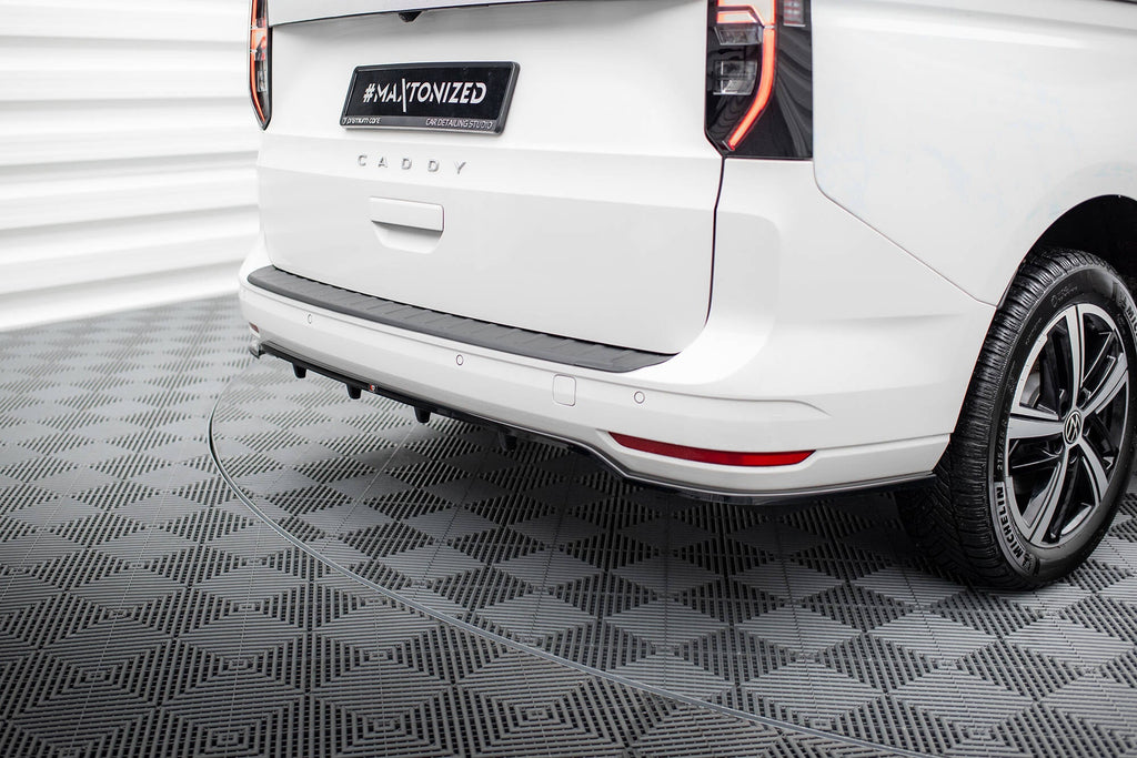 Splitter trasero Volkswagen Caddy Maxi Mk5 (con barras verticales)