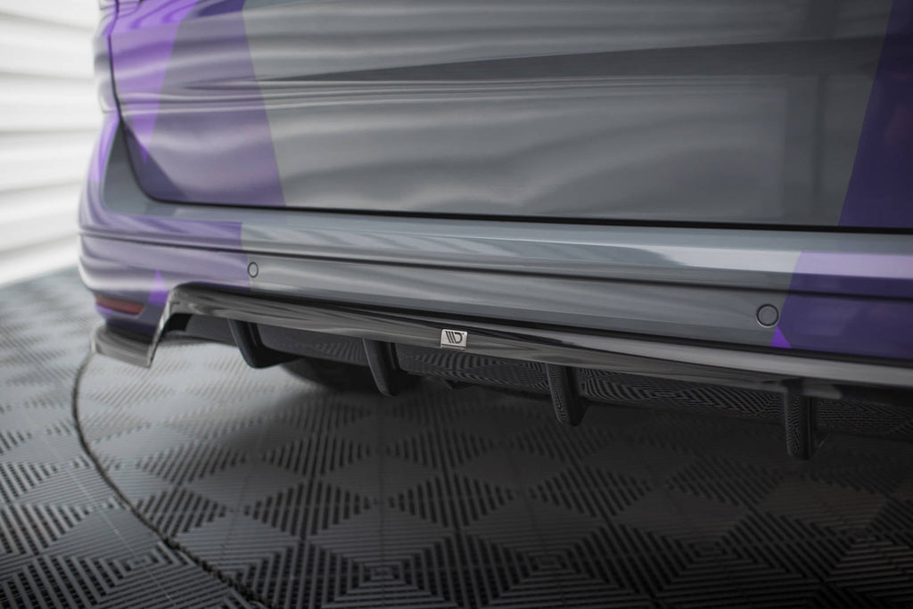 Splitter trasero Volkswagen Multivan T7 (con barras verticales)