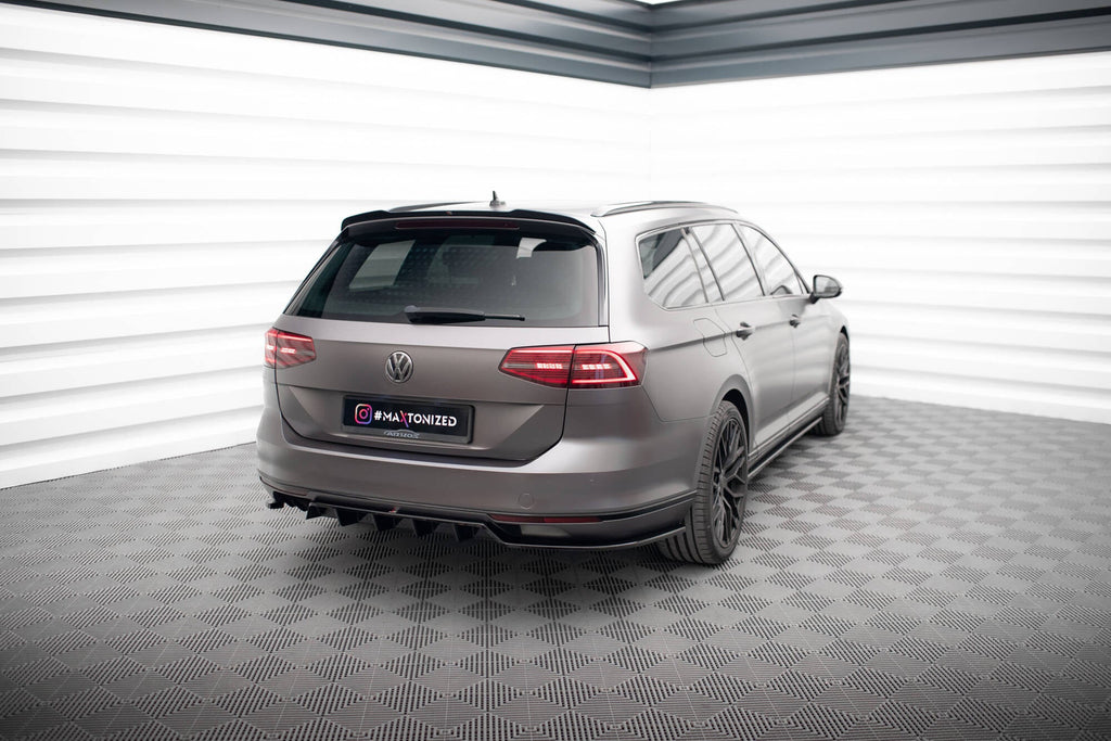 Splitter trasero Volkswagen Passat Berlina / Variant B8 R-Line (con barras verticales)