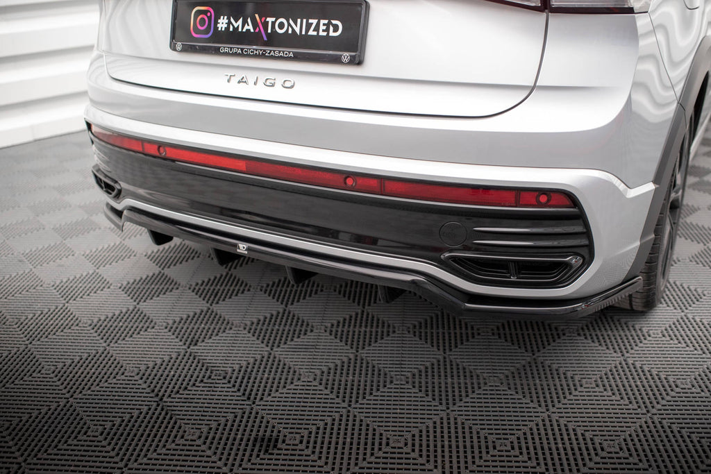 Splitter trasero Volkswagen Taigo R-Line Mk1 (con barras verticales)