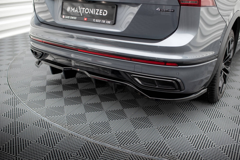 Splitter trasero Volkswagen Tiguan Allspace R-Line Mk2 Facelift (con barras verticales)