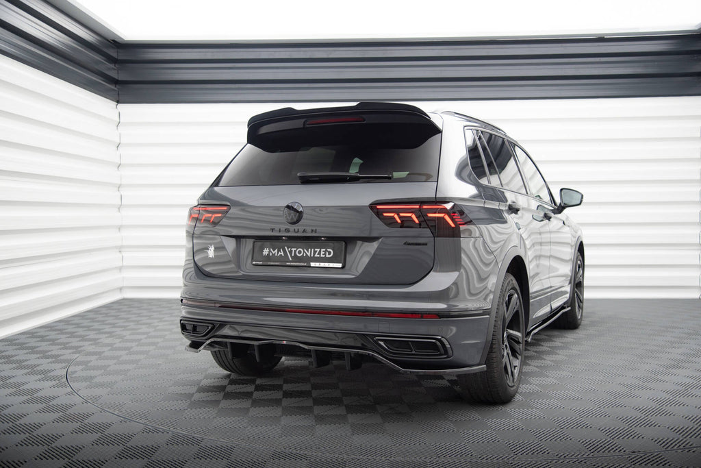 Splitter trasero Volkswagen Tiguan R-Line Mk2 Facelift (con barras verticales)
