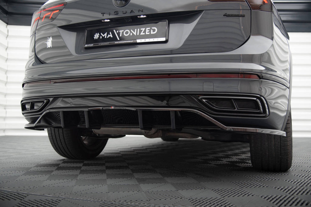 Splitter trasero Volkswagen Tiguan R-Line Mk2 Facelift (con barras verticales)