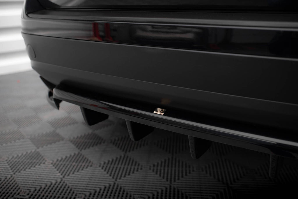 Splitter trasero Volkswagen Touareg Mk2 (con barras verticales)