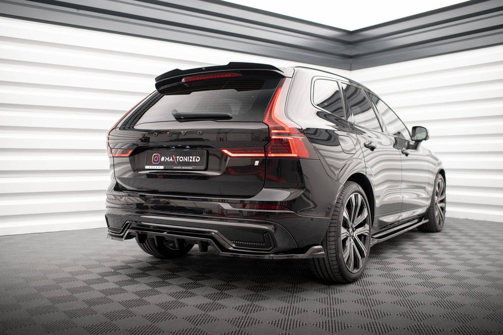 Splitter trasero Volvo XC60 R-Design Mk2 Facelift (con barras verticales)