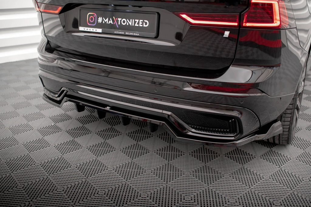 Splitter trasero Volvo XC60 R-Design Mk2 Facelift (con barras verticales)