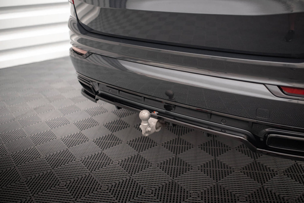 Splitter trasero Volvo XC90 R-Design Mk2 Facelift (con barras verticales)