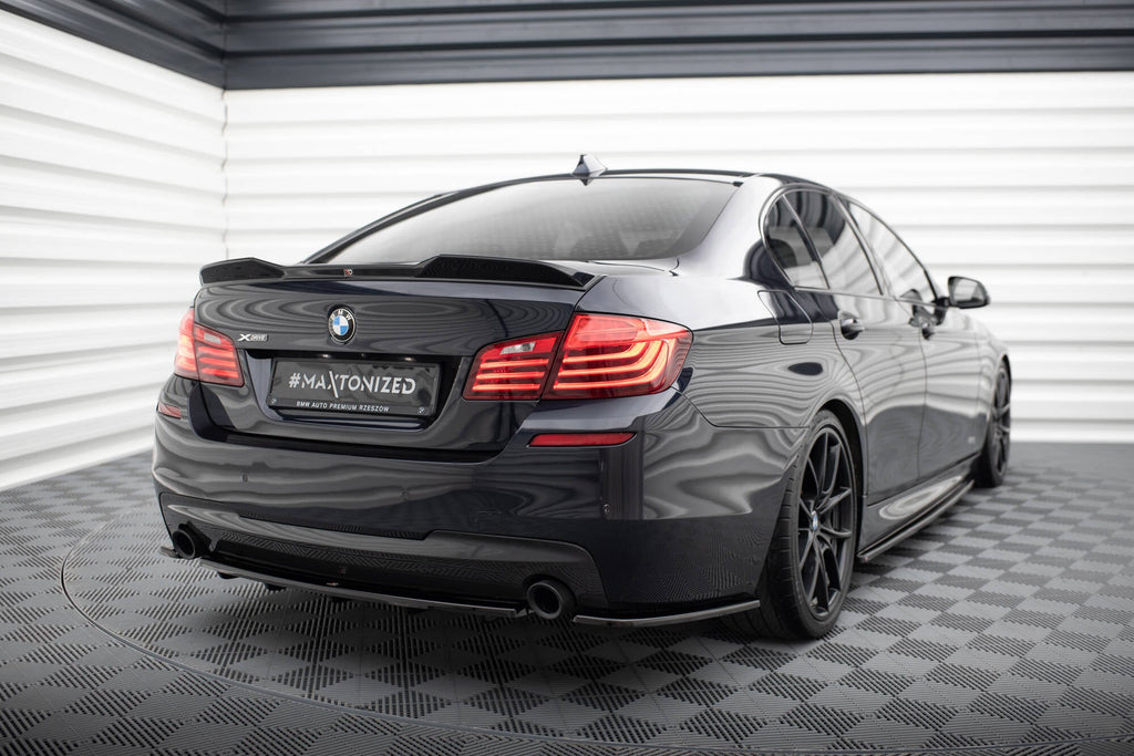 Splitters laterales traseros BMW 5 M-Pack Berlina / Touring F10 / F11 (para dos salidas de escape individuales)