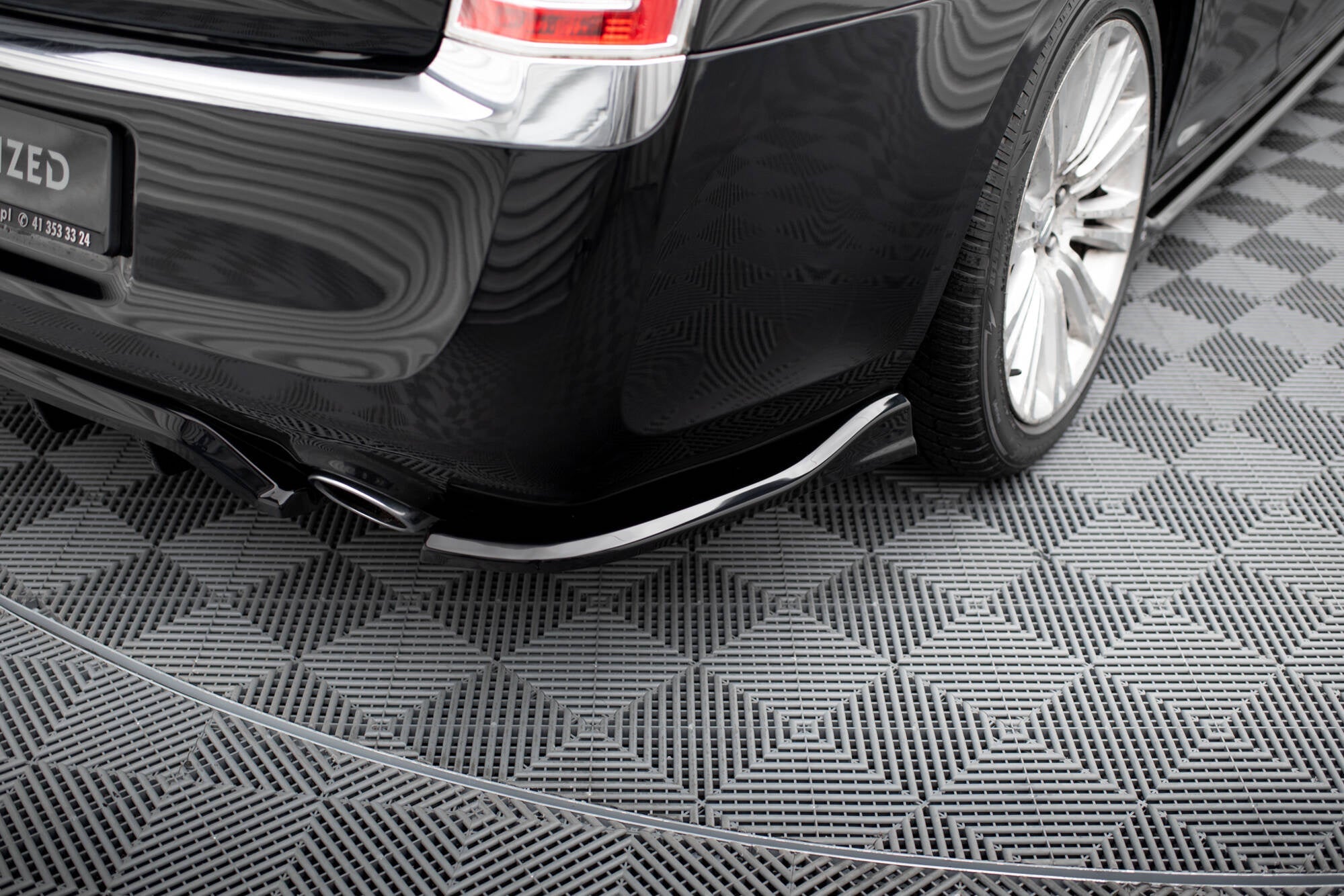 Splitters laterales traseros Chrysler 300 Mk2