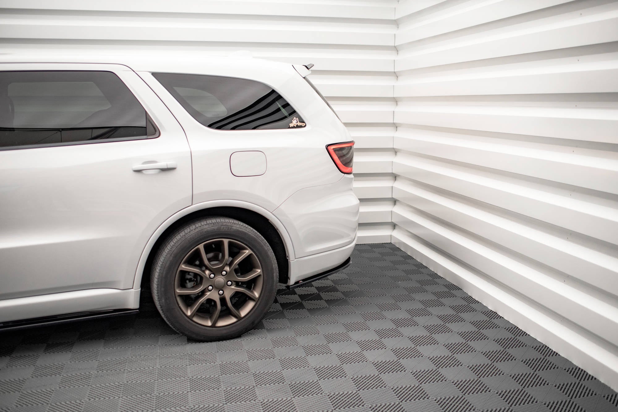 Splitters laterales traseros Dodge Durango RT Mk3