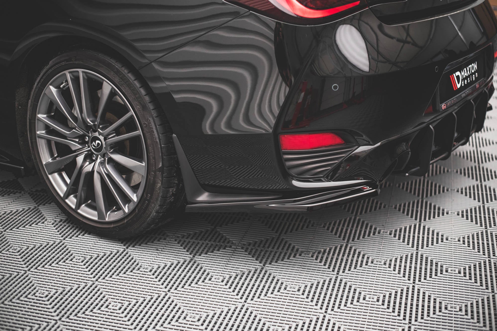 Splitters laterales traseros Infiniti Q60 S Mk2