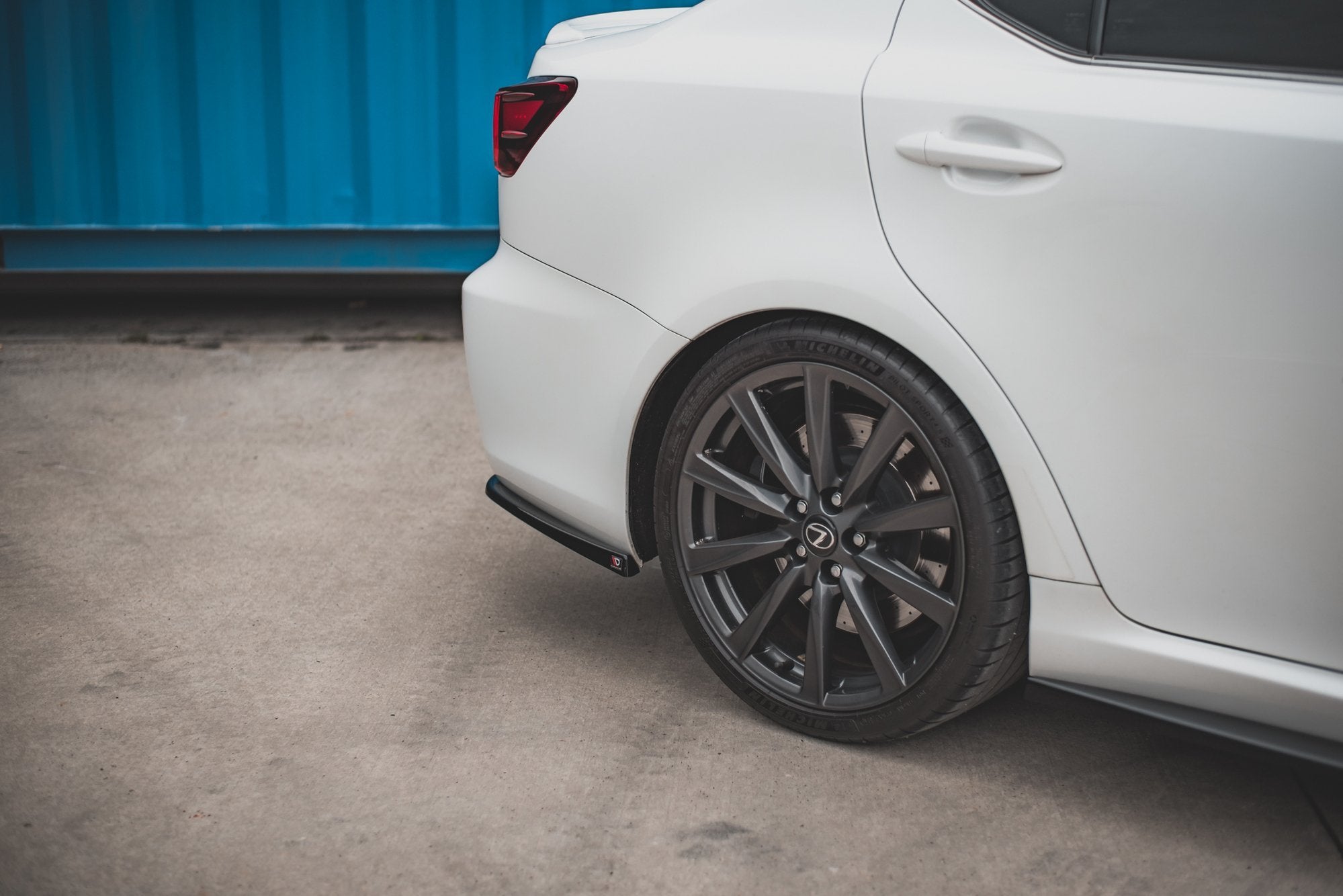 Splitters laterales traseros Lexus IS F Mk2