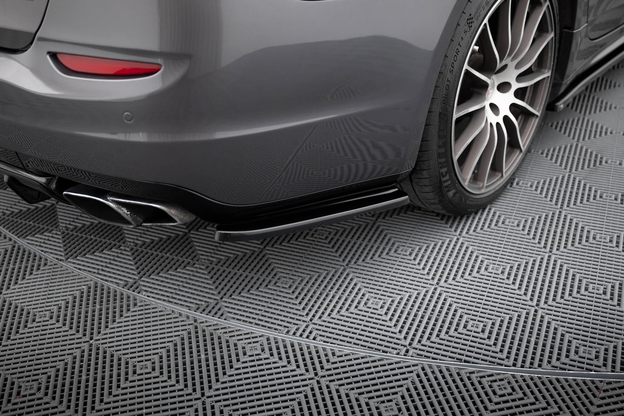 Splitters laterales traseros Maserati Quattroporte Mk6