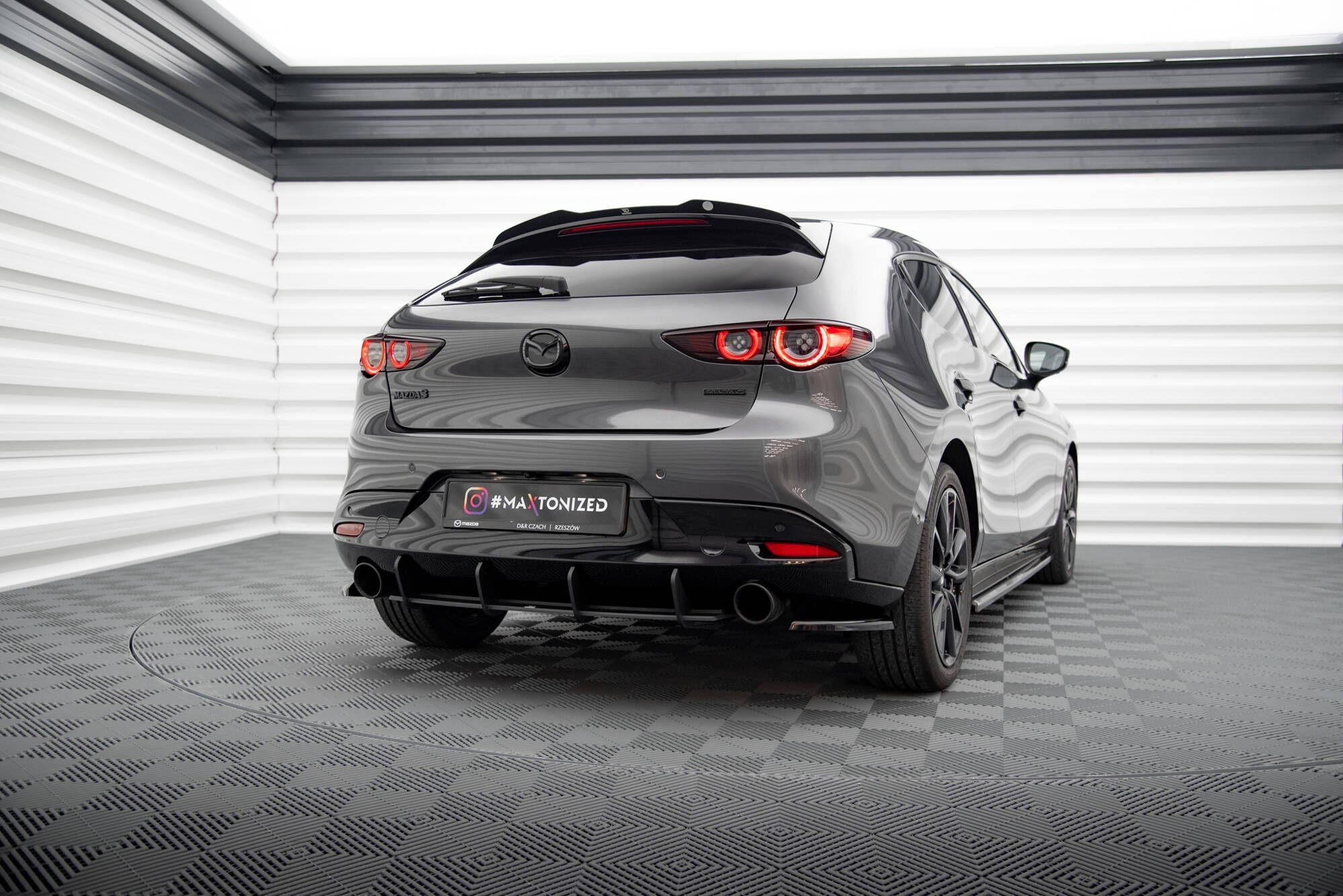 Splitters laterales traseros Mazda 3 Mk4