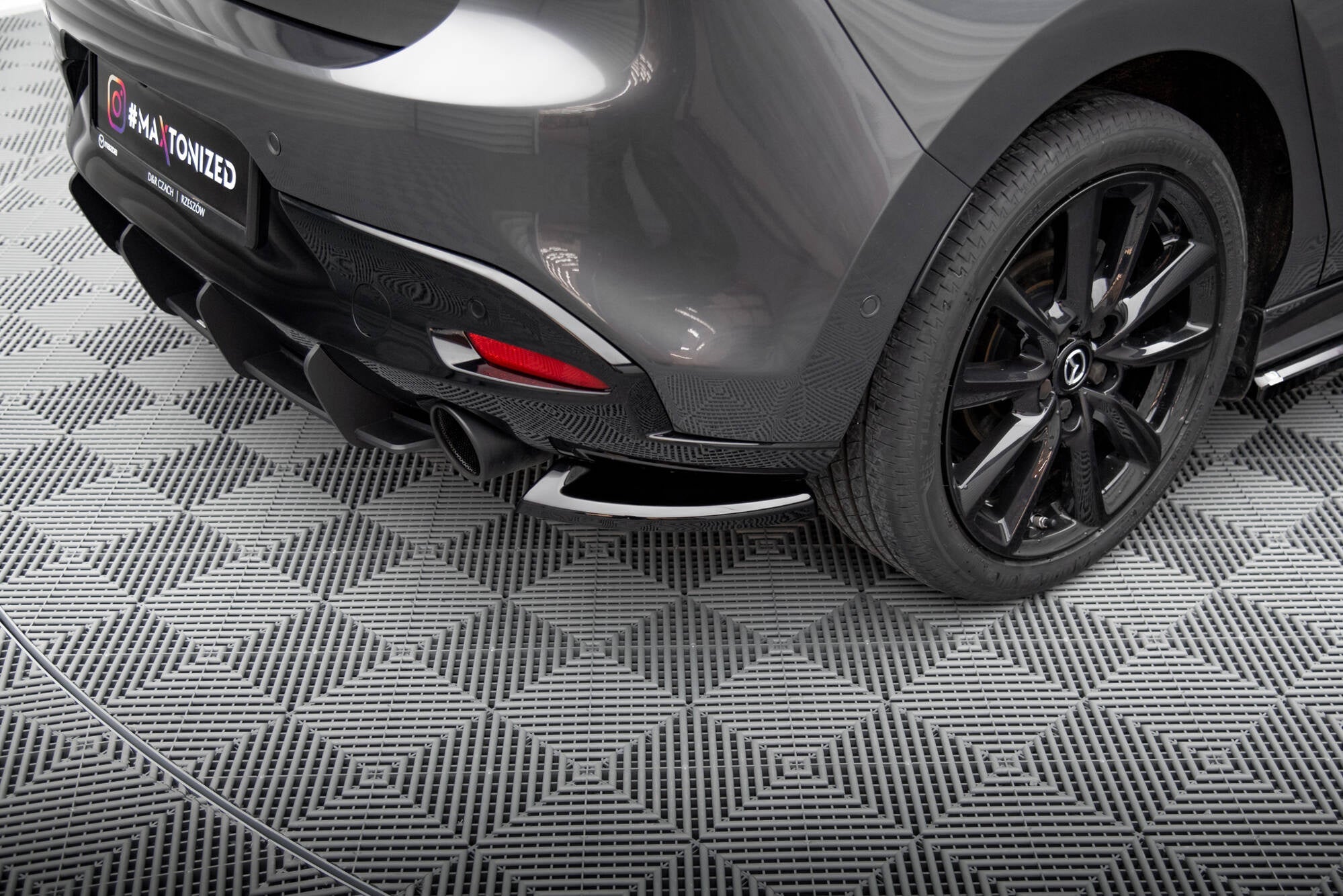Splitters laterales traseros Mazda 3 Mk4