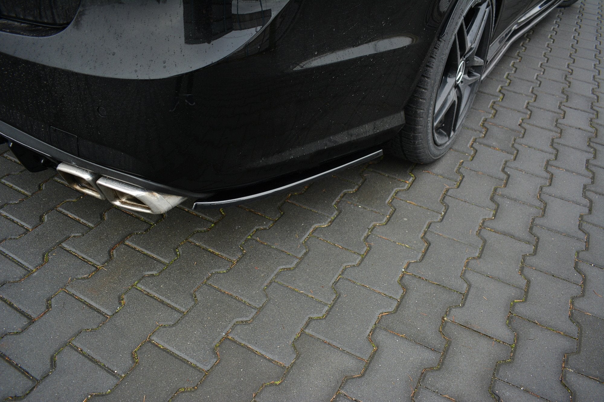 Splitters laterales traseros Mercedes-Benz E63 AMG W212