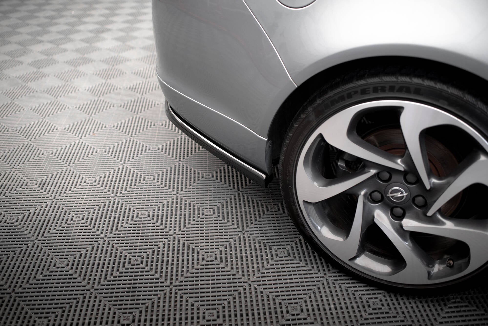 Splitters laterales traseros Opel Insignia OPC-Line Mk1