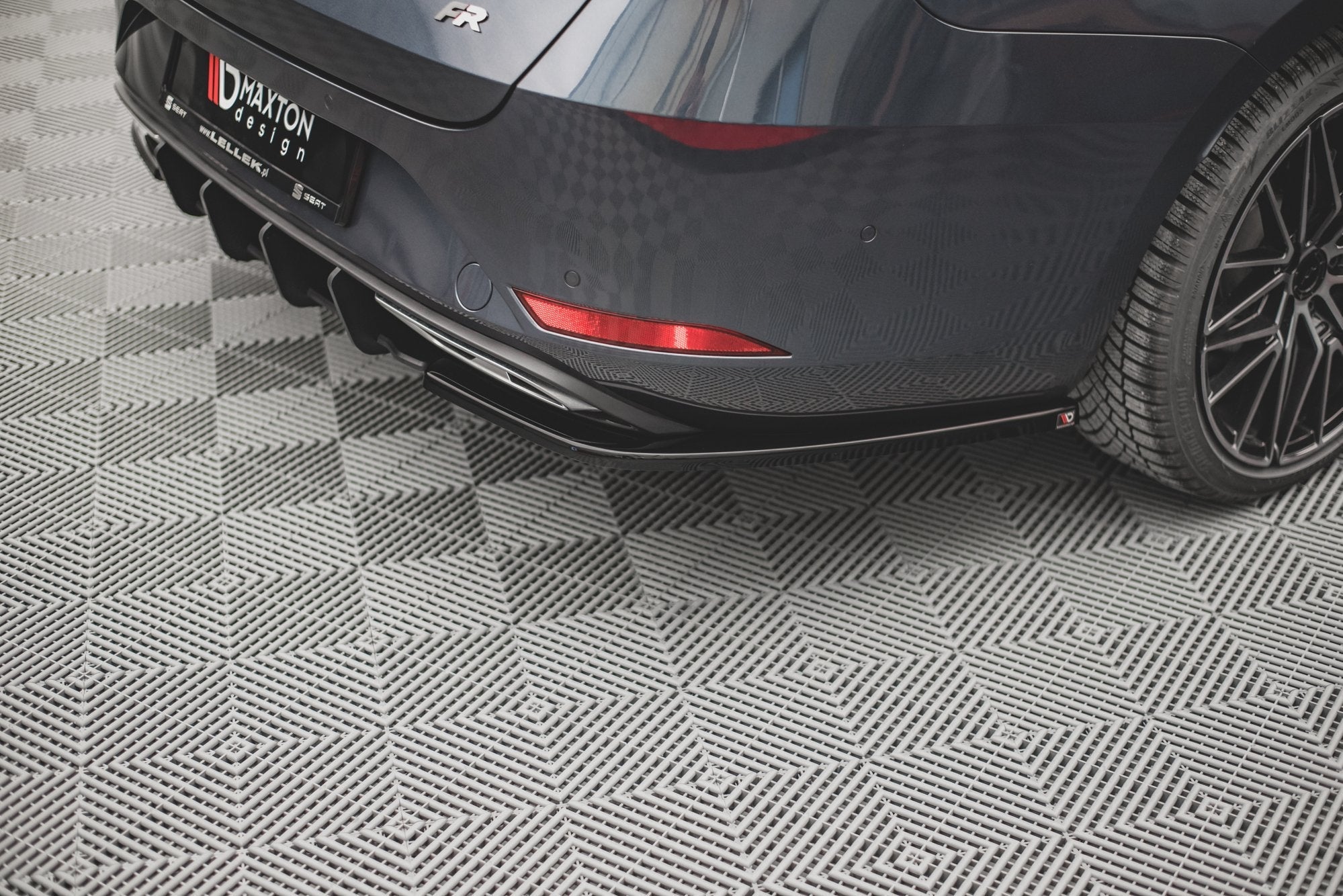 Splitters laterales traseros Seat León FR ST Mk4