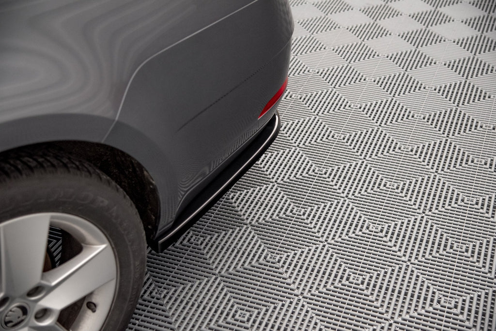 Splitters laterales traseros Skoda Octavia Mk3 Facelift
