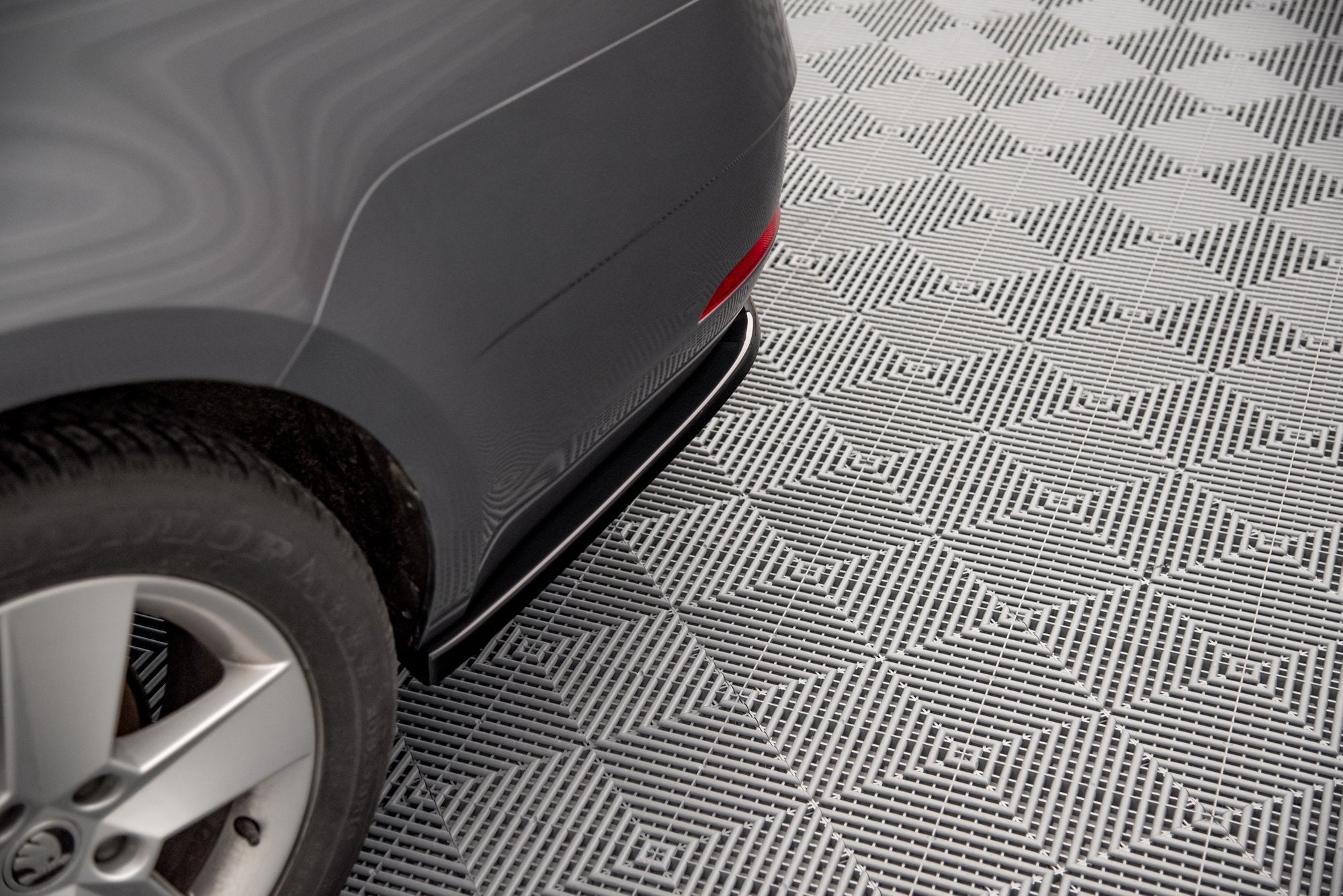 Splitters laterales traseros Skoda Octavia Mk3 Facelift