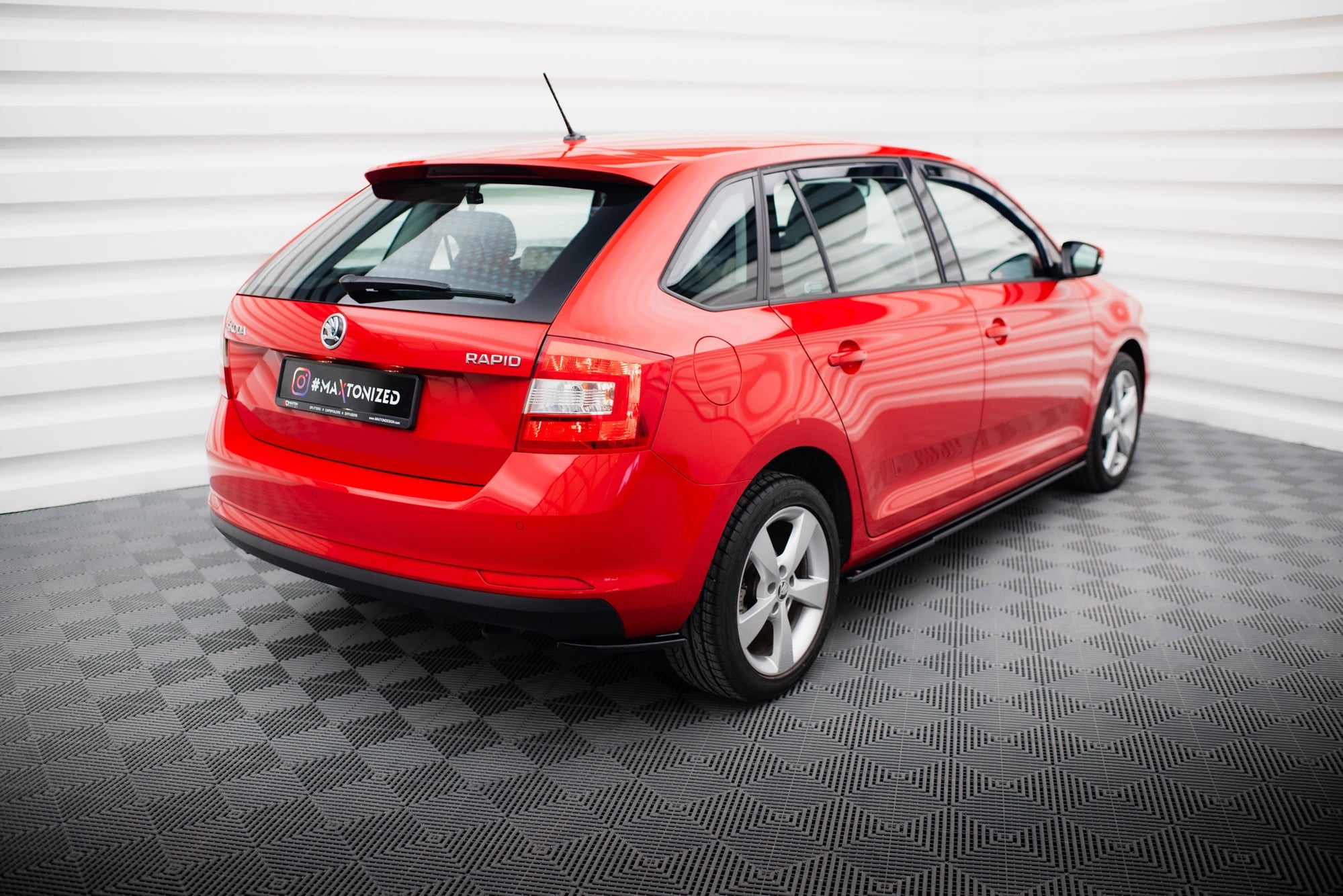 Splitters laterales traseros Skoda Rapid Spaceback Mk1