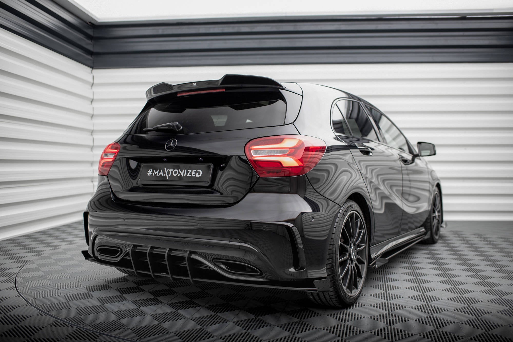 Splitters laterales traseros Street Pro Flaps Mercedes-Benz AMG-Line W176 Facelift