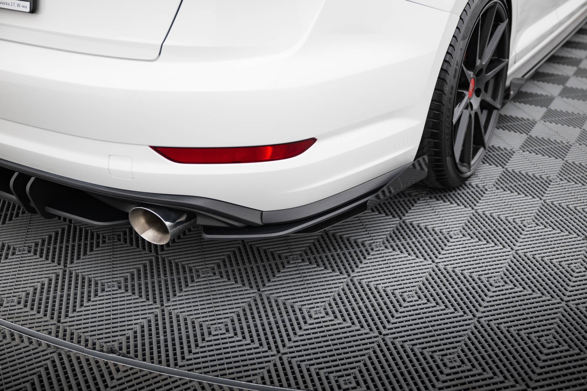 Splitters laterales traseros Street Pro + Flaps Volkswagen Jetta GLI Mk7