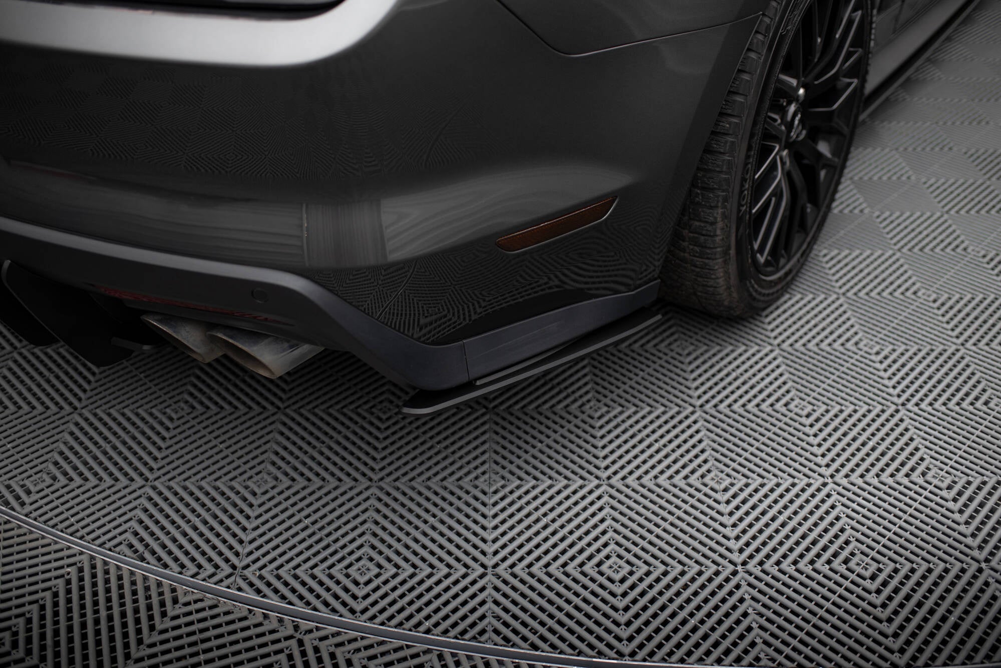 Splitters laterales traseros Street Pro Ford Mustang GT Mk6