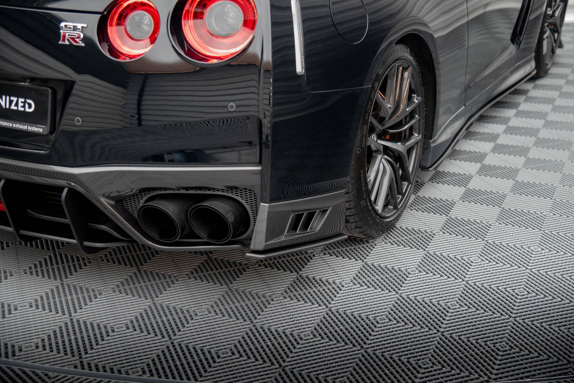 Splitters laterales traseros Street Pro Nissan GT-R R35 Facelift