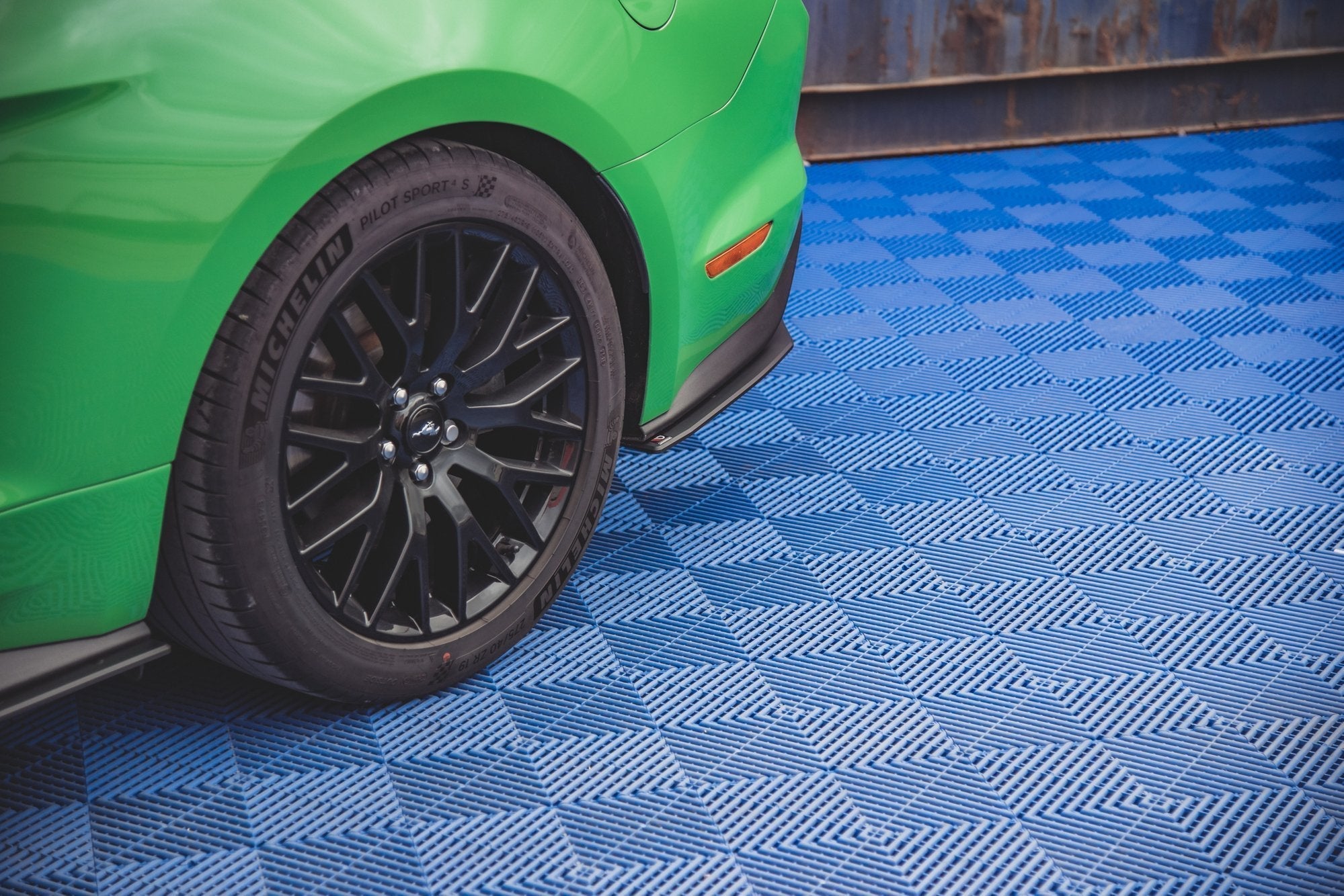 Splitters laterales traseros Street Pro V1 Ford Mustang GT Mk6 Facelift