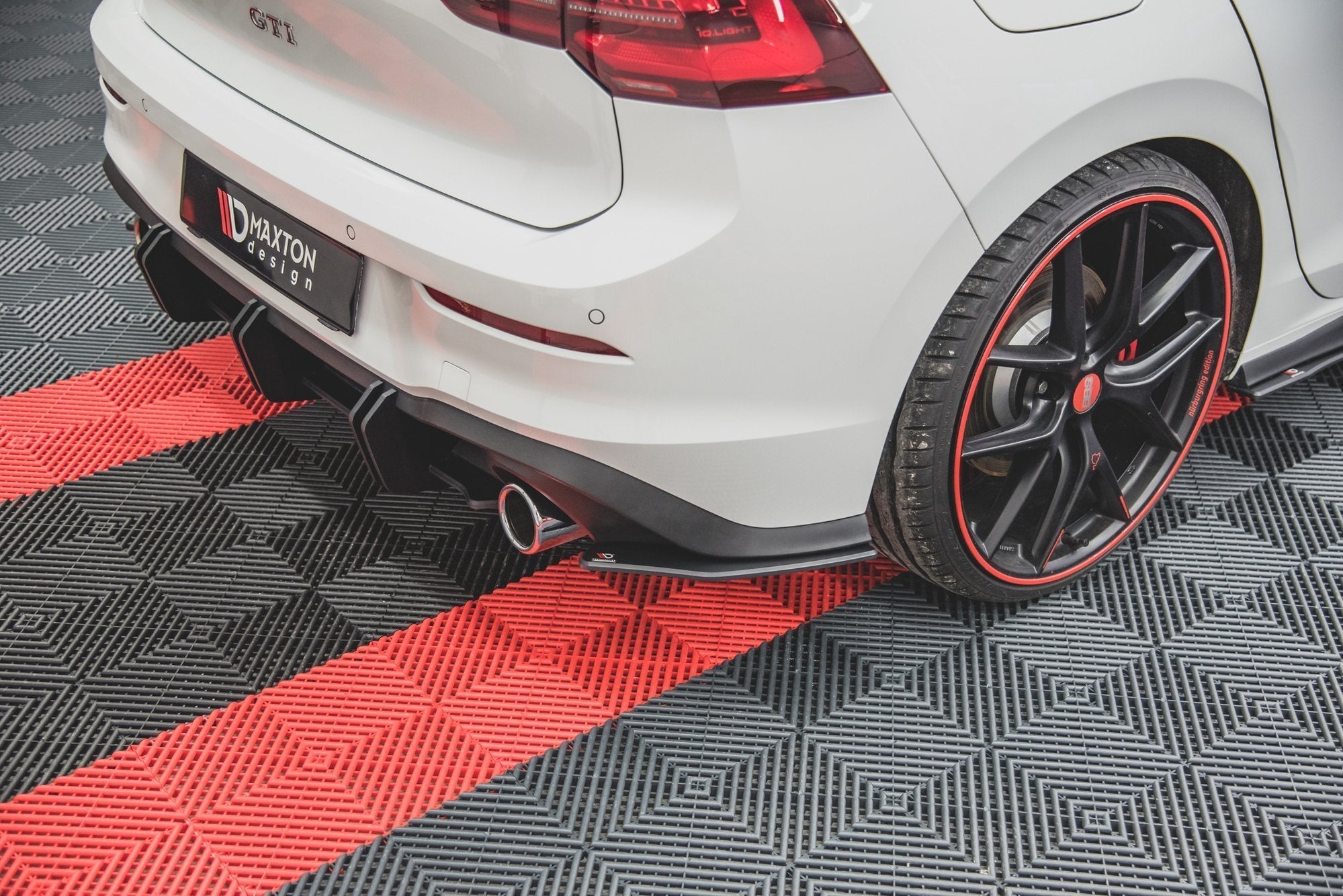 Splitters laterales traseros Street Pro V1 Volkswagen Golf GTI GTE R-Line Mk8