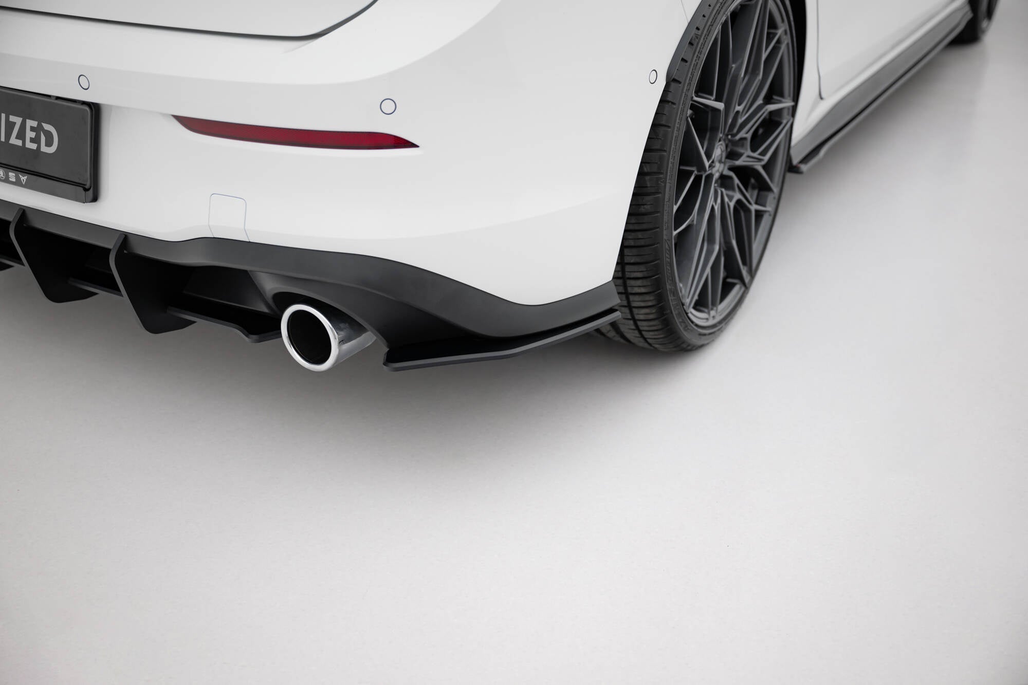Splitters laterales traseros Street Pro V1 Volkswagen Golf GTI GTE R-Line Mk8