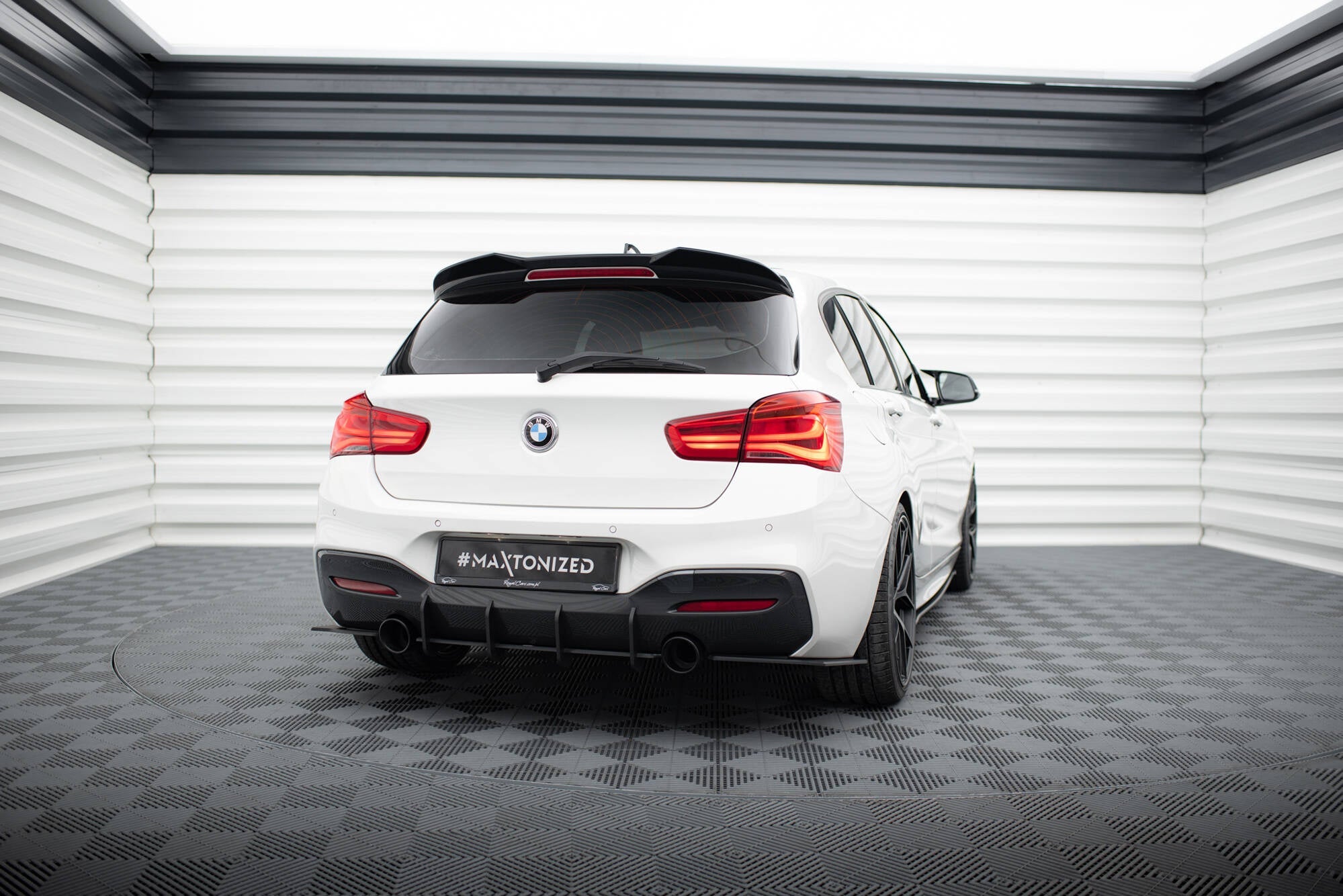 Splitters laterales traseros Street Pro V2 BMW Serie 1 F20 M140i M-Pack Facelift
