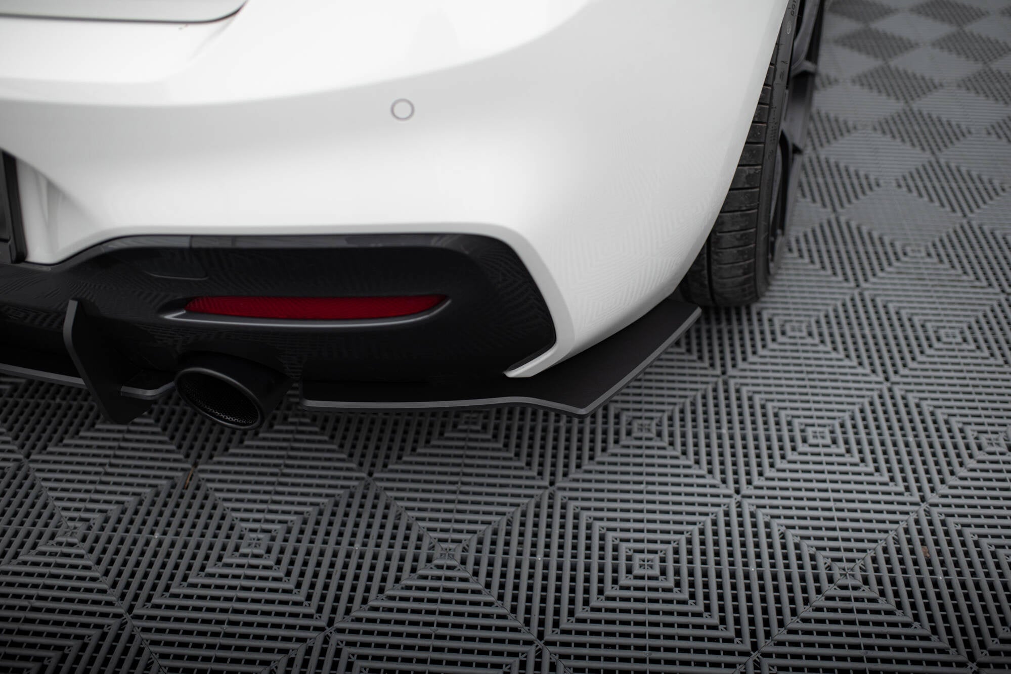 Splitters laterales traseros Street Pro V2 BMW Serie 1 F20 M140i M-Pack Facelift