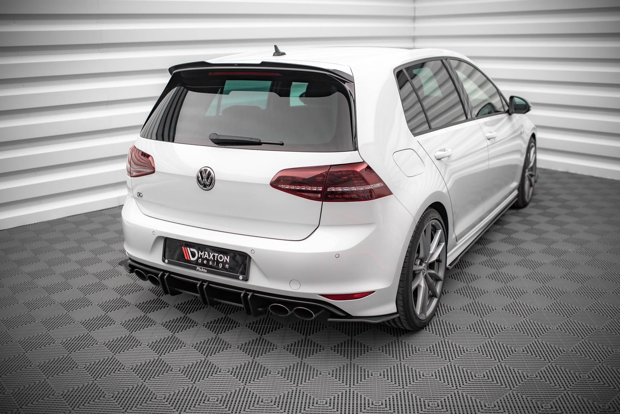 Splitters laterales traseros Street Pro Volkswagen Golf R Mk7