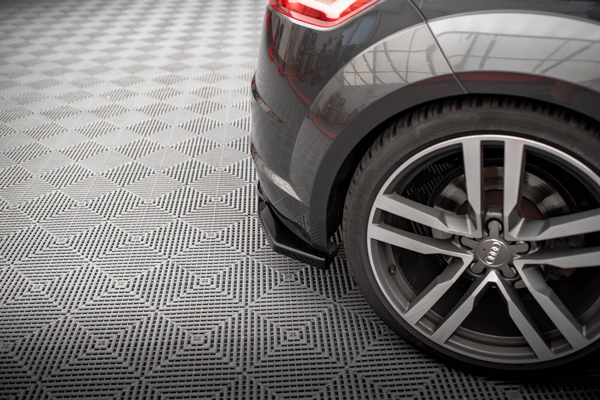 Splitters laterales traseros V.1 Audi TT S-Line 8S