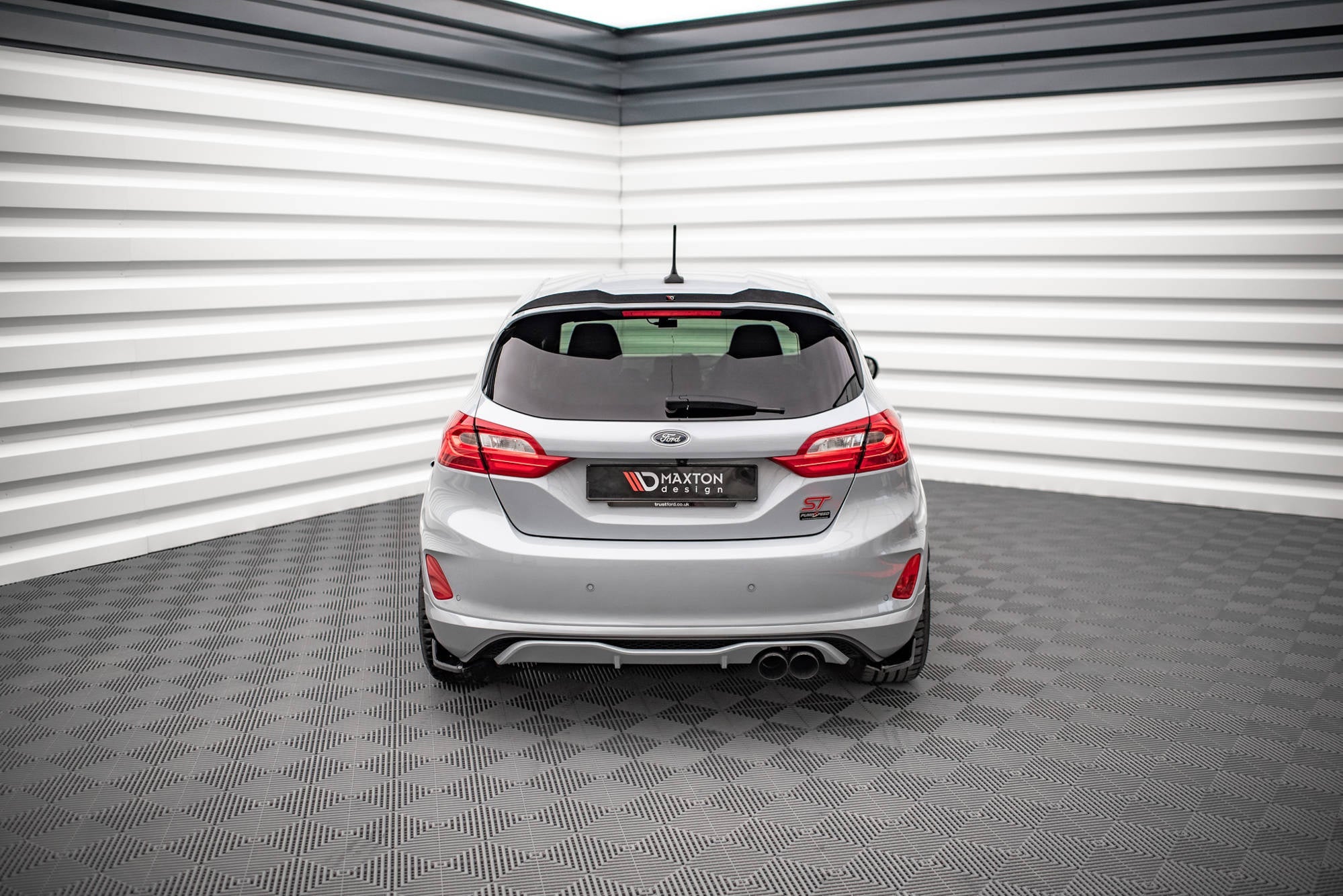 Splitters laterales traseros V.1 Ford Fiesta ST Mk8