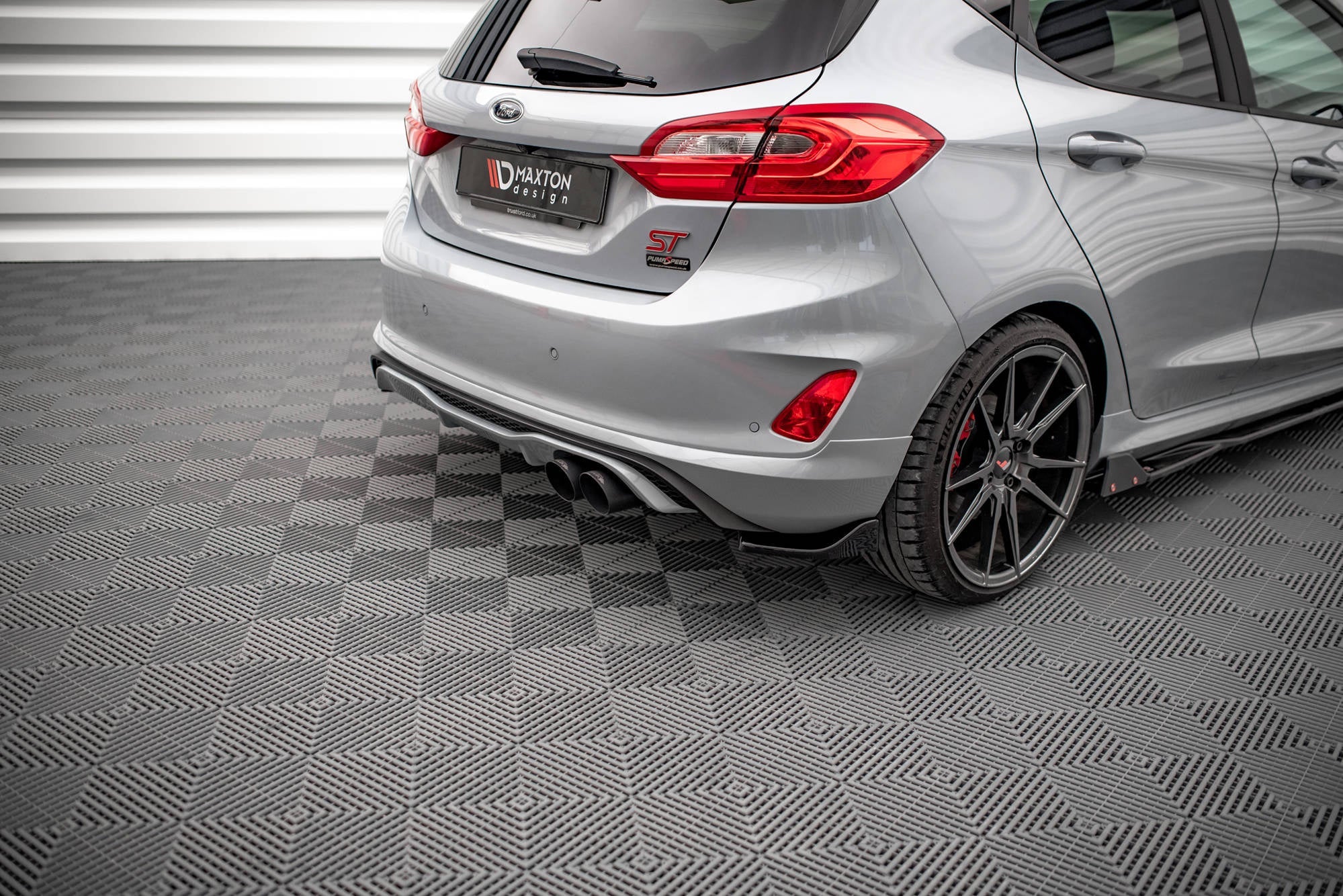 Splitters laterales traseros V.1 Ford Fiesta ST Mk8