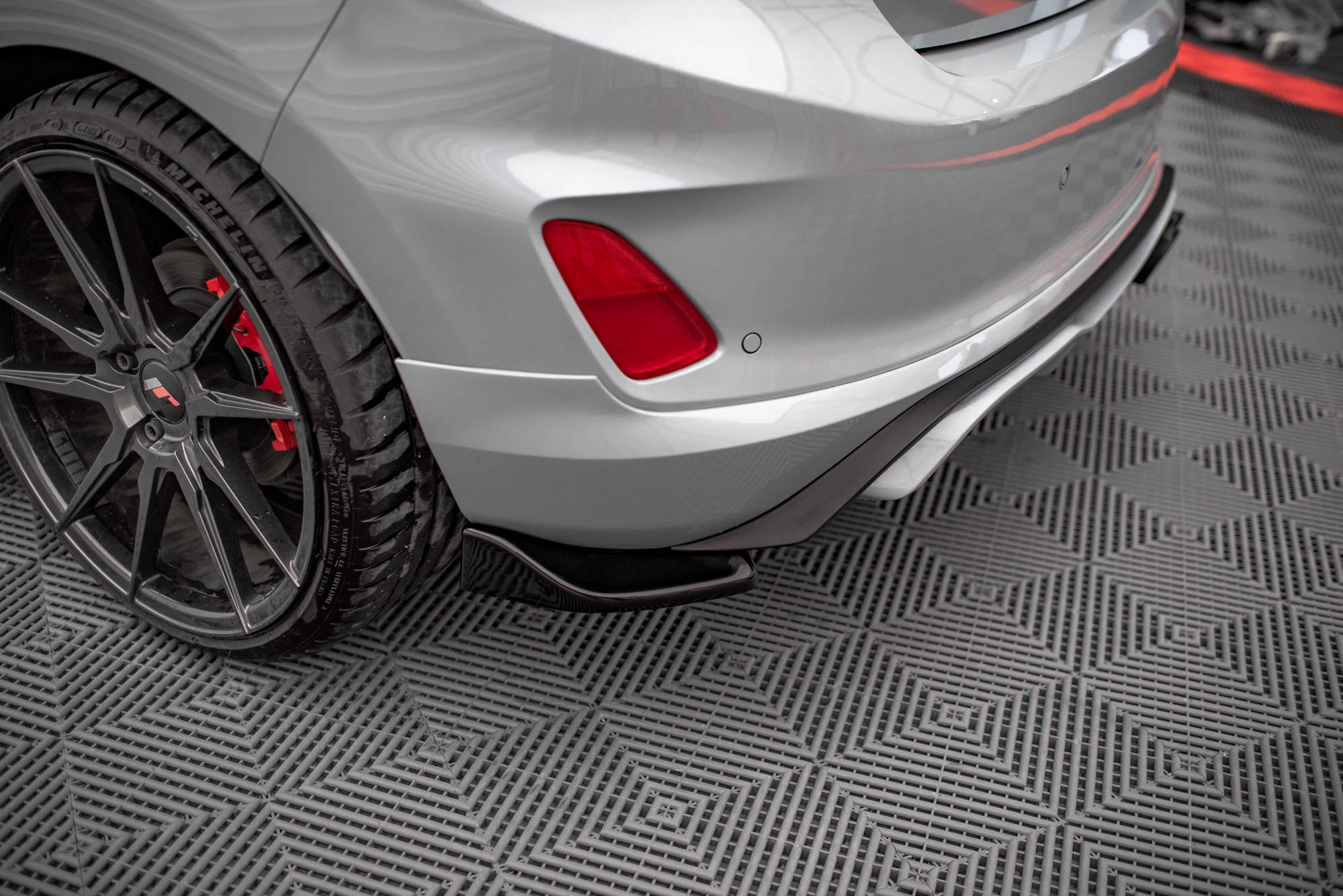 Splitters laterales traseros V.1 Ford Fiesta ST Mk8