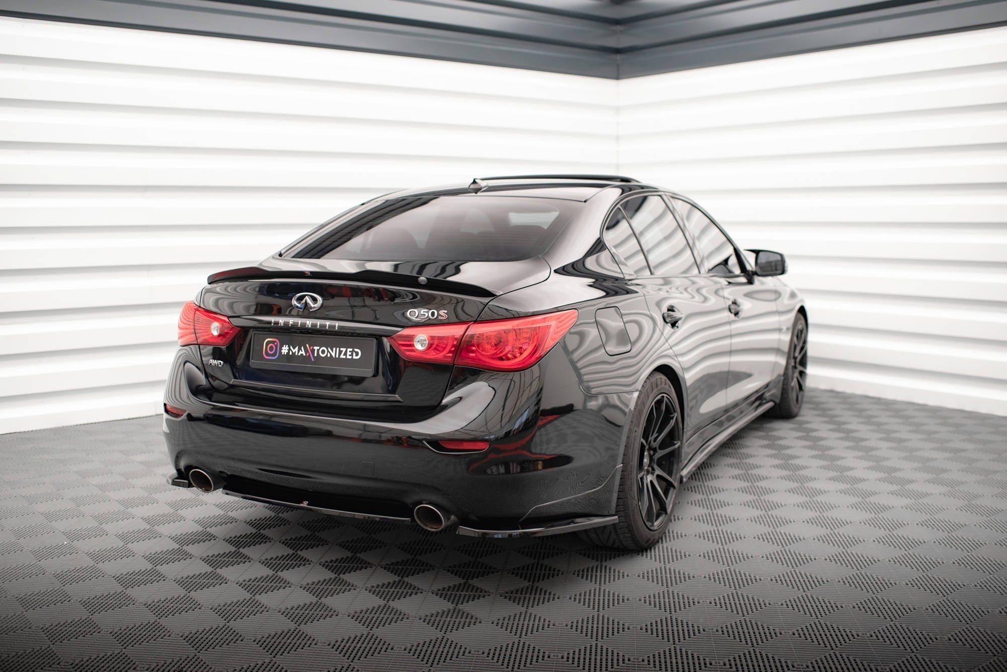 Splitters laterales traseros V.1 Infiniti Q50 S Mk1
