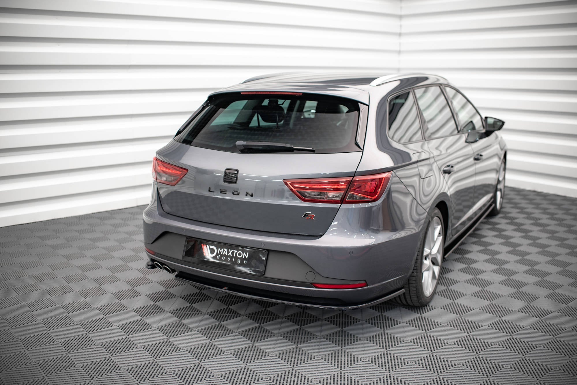 Splitters laterales traseros V.1 Seat León FR Sportstourer Mk3