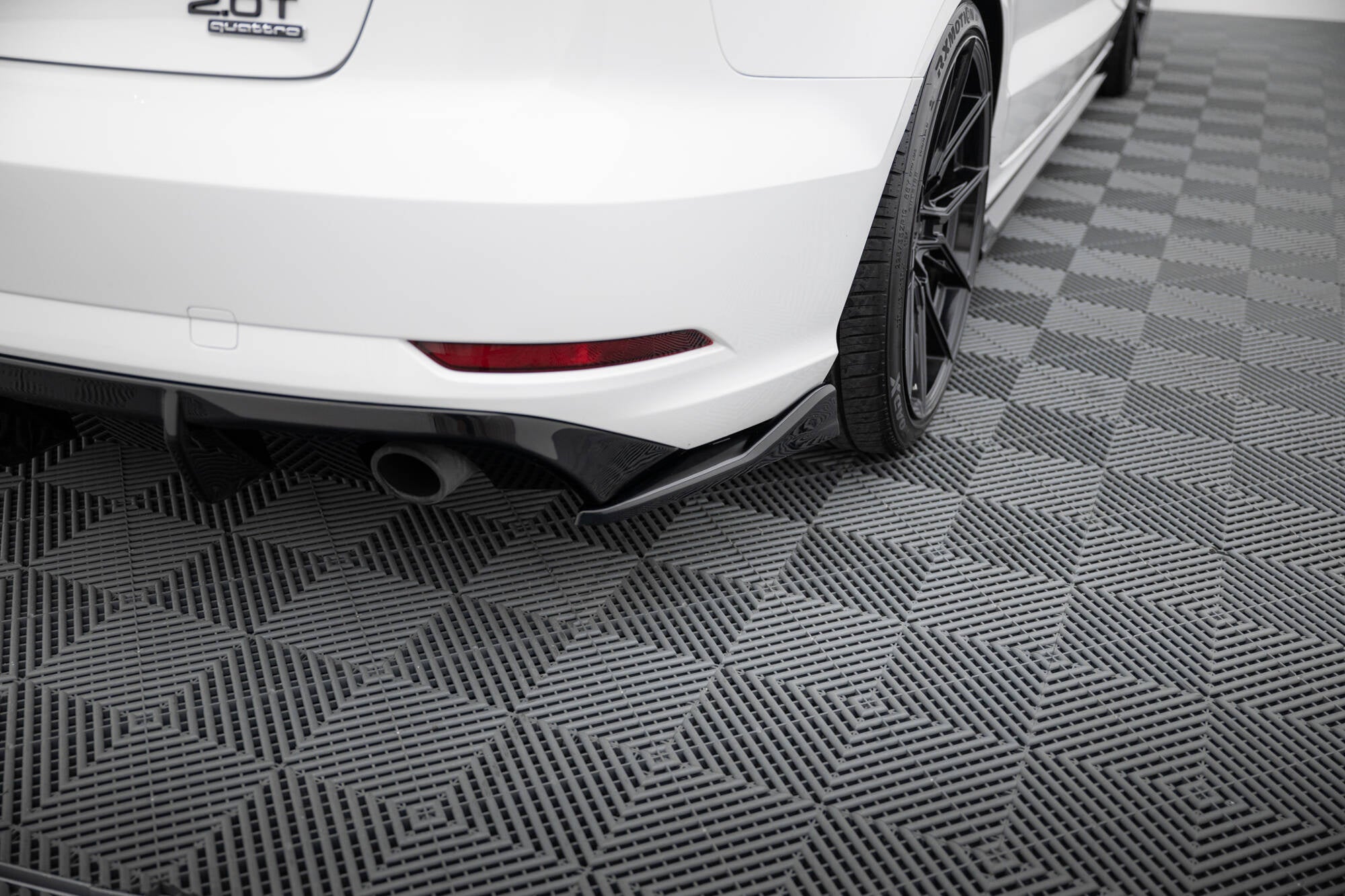 Splitters laterales traseros V.2 Audi A3 Berlina / Sedán 8V Facelift