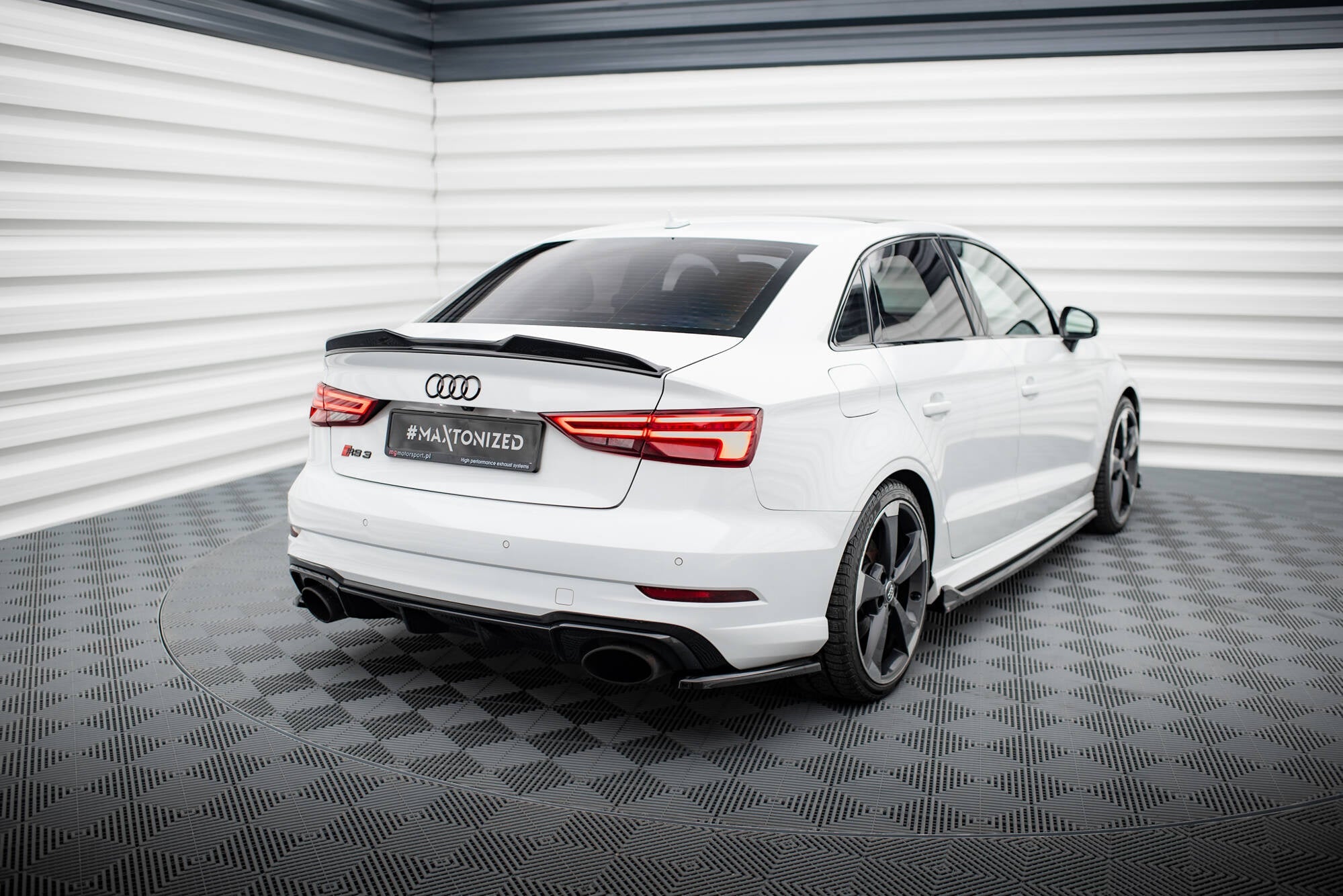 Splitters laterales traseros V.2 Audi RS3 Berlina / Sedán 8V Facelift