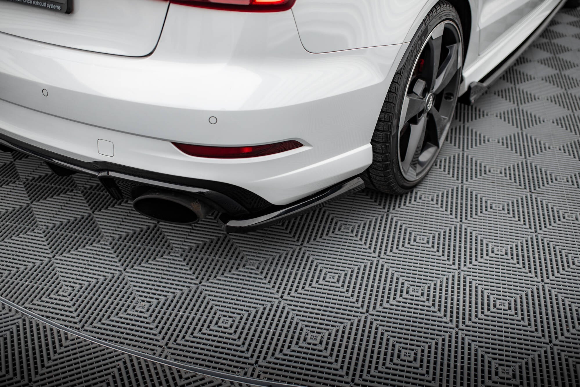 Splitters laterales traseros V.2 Audi RS3 Berlina / Sedán 8V Facelift