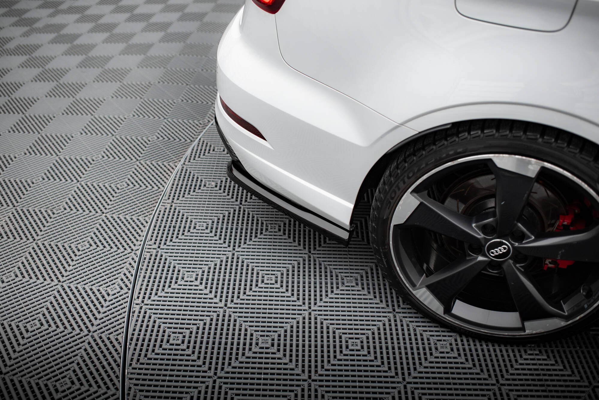 Splitters laterales traseros V.2 Audi RS3 Berlina / Sedán 8V Facelift