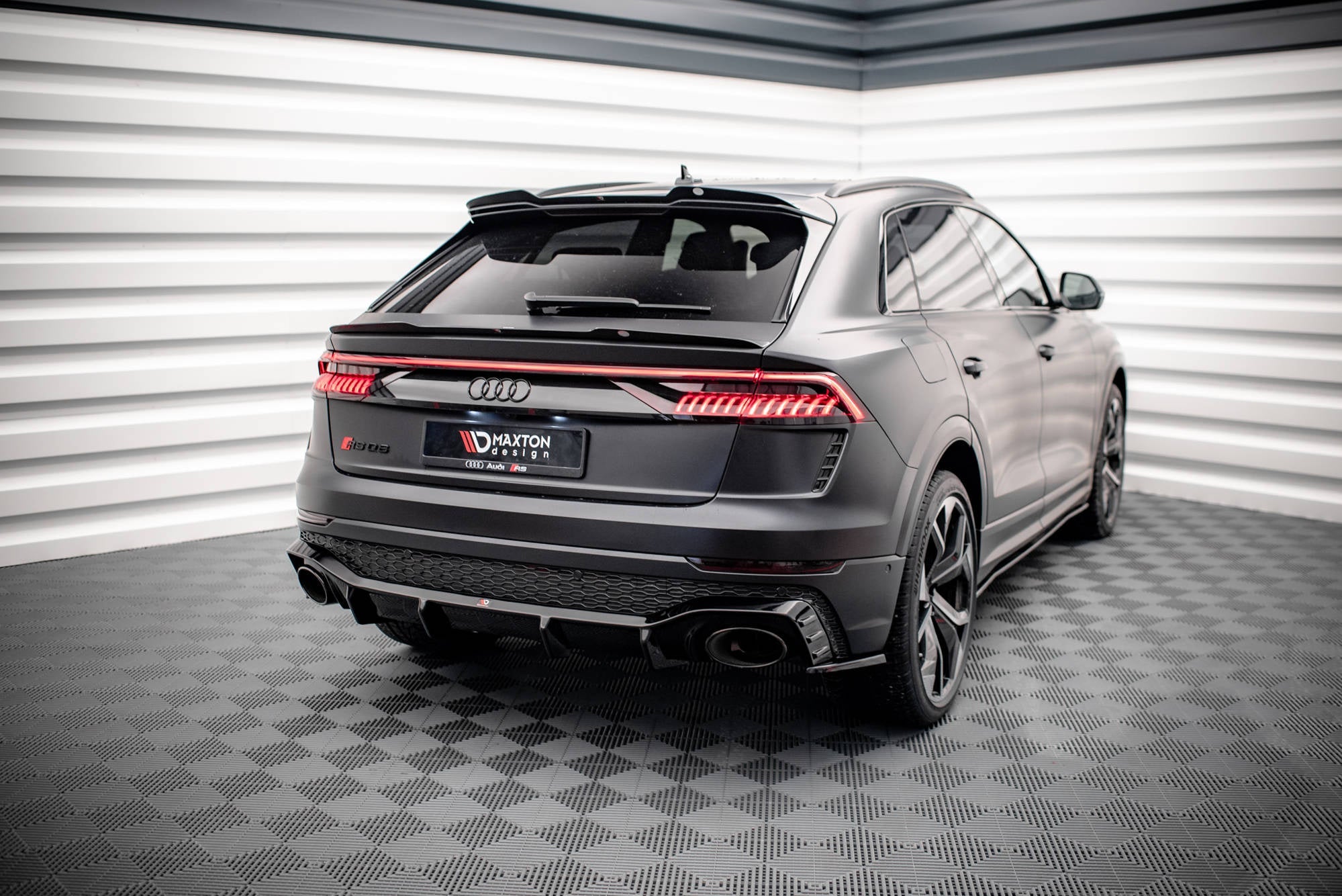 Splitters laterales traseros V.2 Audi RS Q8 Mk1
