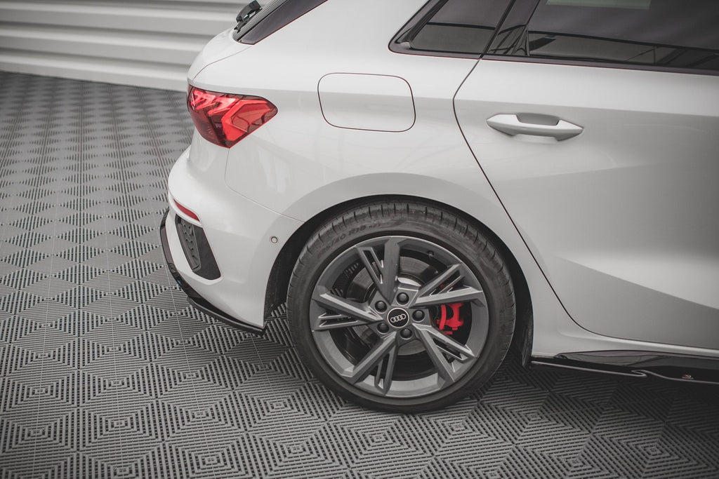 Splitters laterales traseros V.2 Audi S3 / A3 S-Line Sportback 8Y