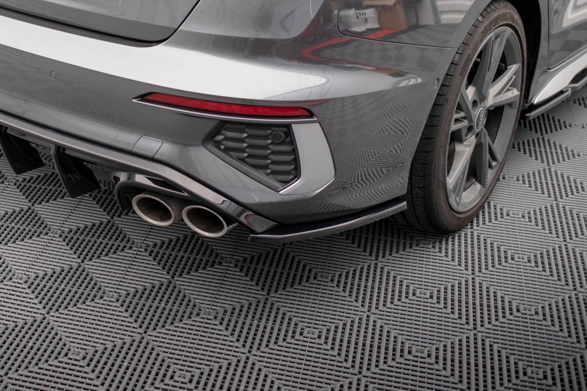 Splitters laterales traseros V.2 Audi S3 Berlina / Sedán 8Y